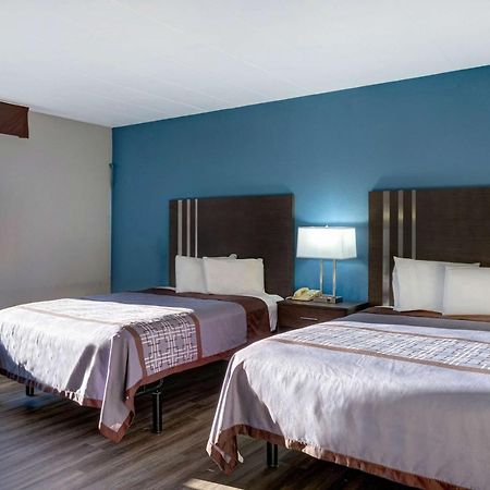 Motel 6 Burlington Eksteriør billede
