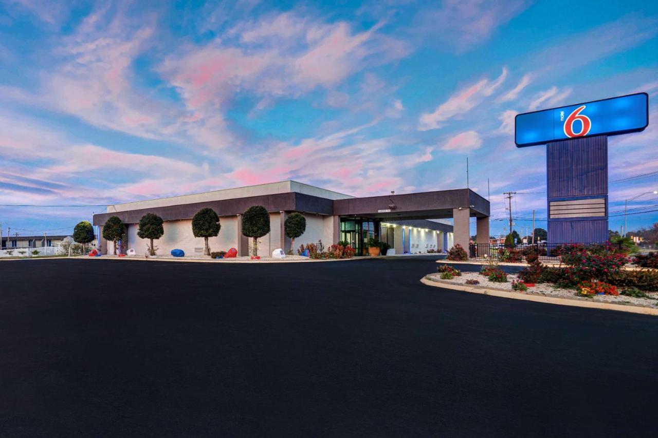 Motel 6 Burlington Eksteriør billede