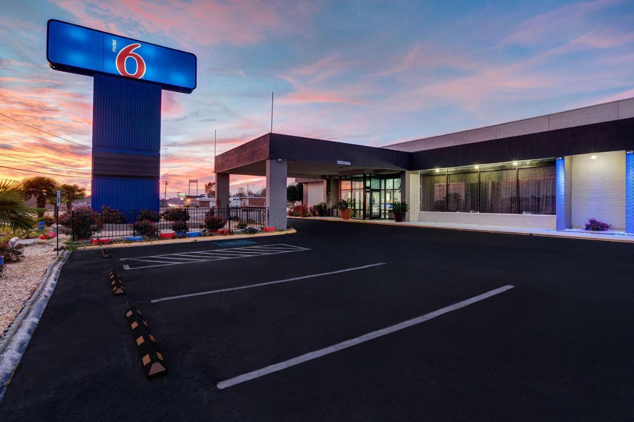 Motel 6 Burlington Eksteriør billede