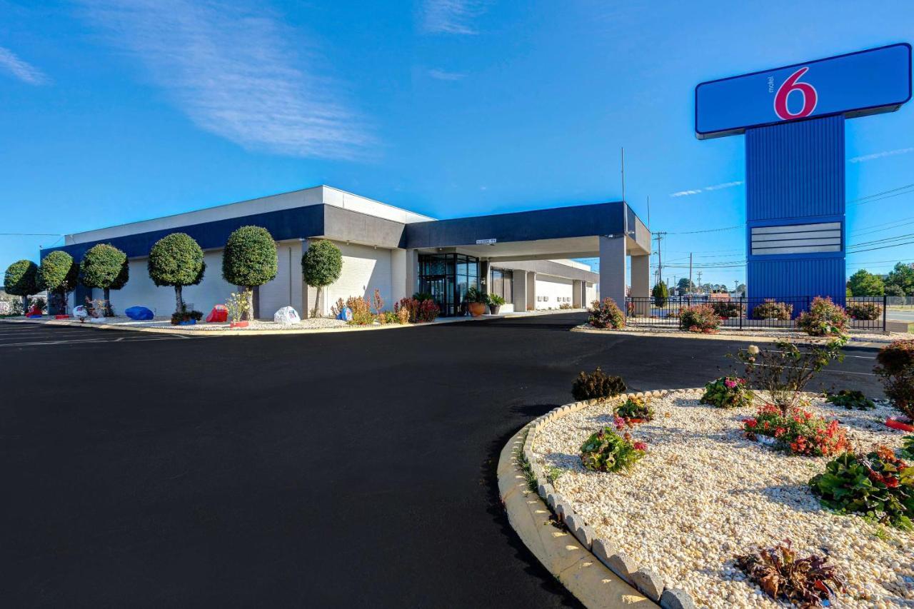 Motel 6 Burlington Eksteriør billede