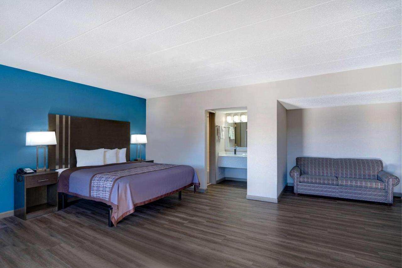 Motel 6 Burlington Eksteriør billede