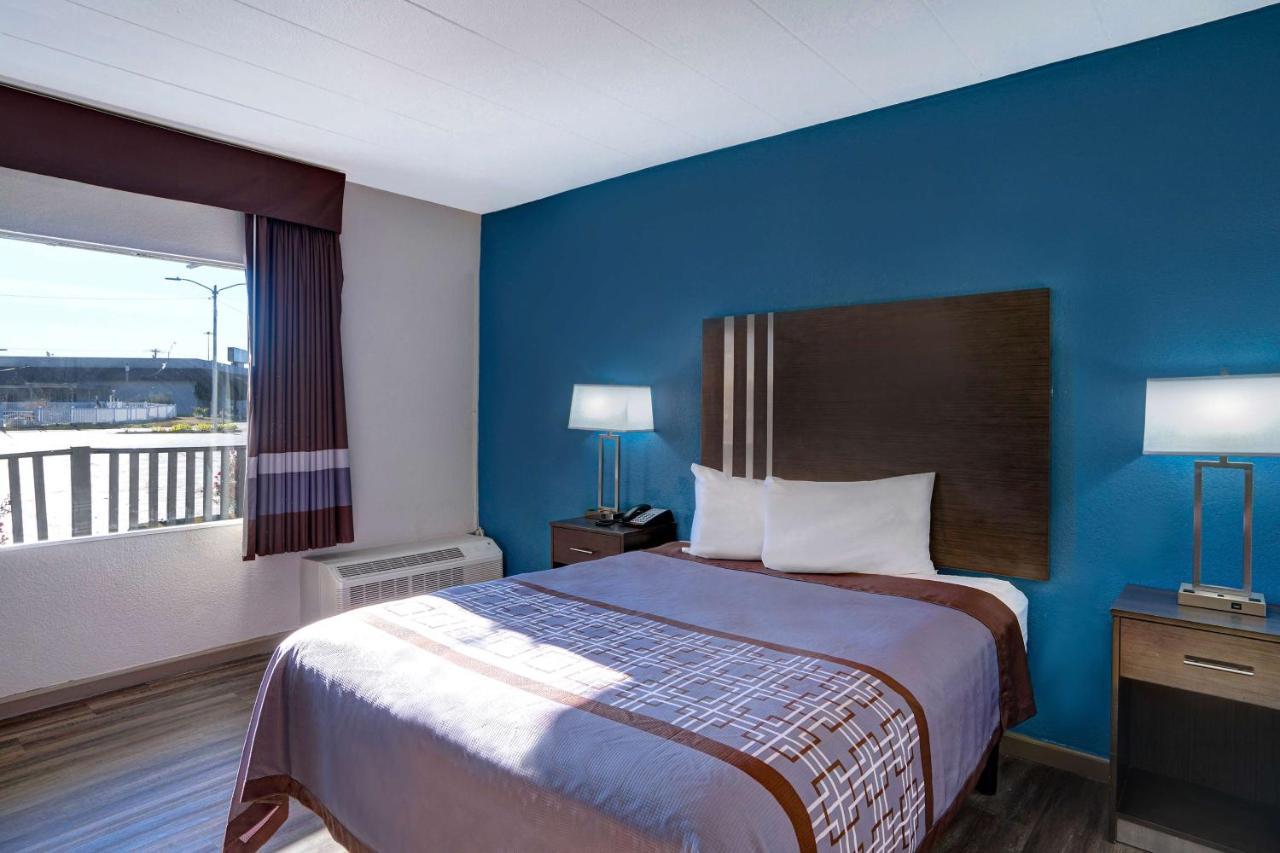 Motel 6 Burlington Eksteriør billede