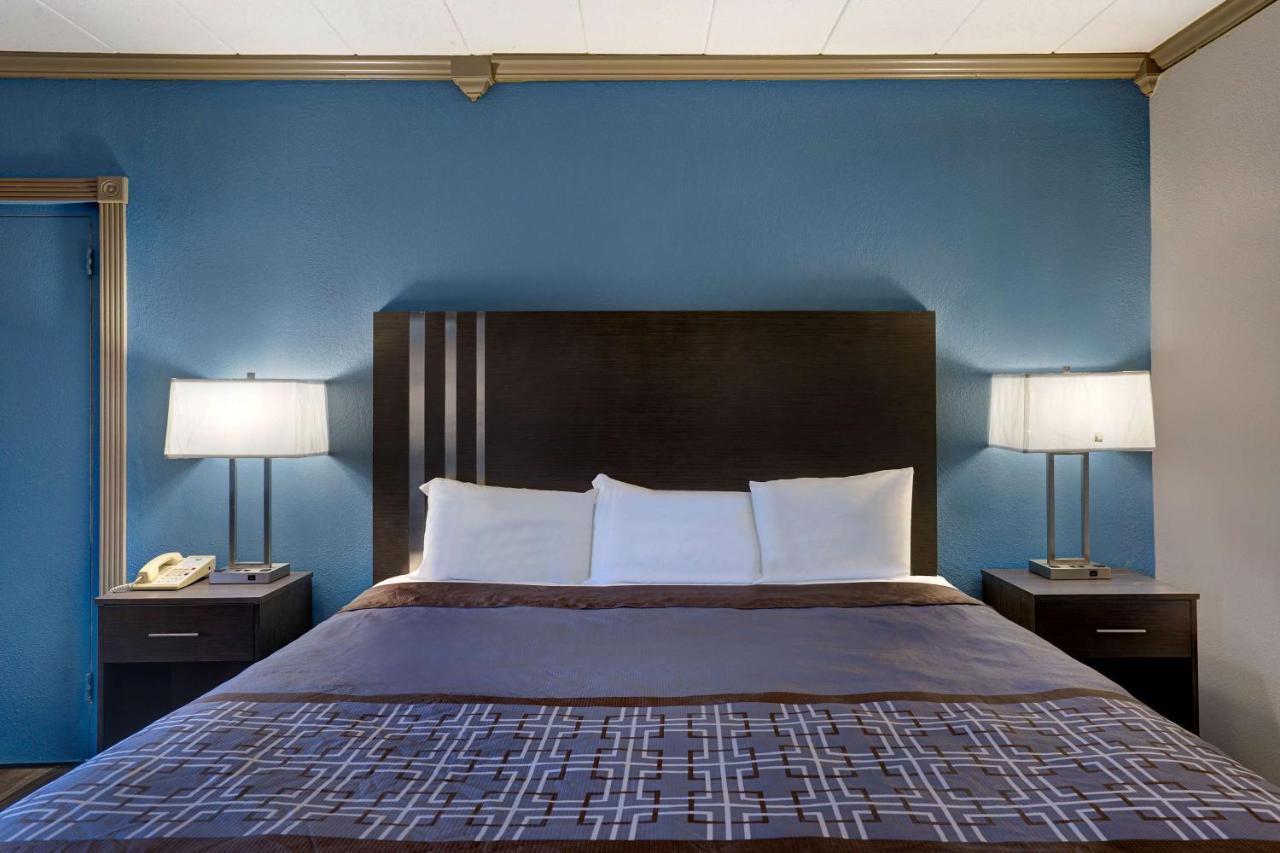 Motel 6 Burlington Eksteriør billede