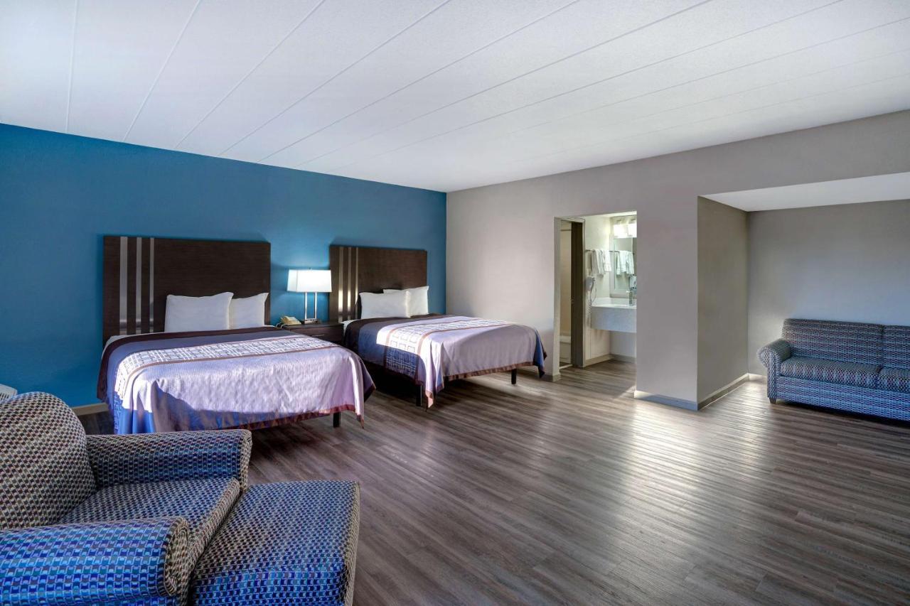 Motel 6 Burlington Eksteriør billede
