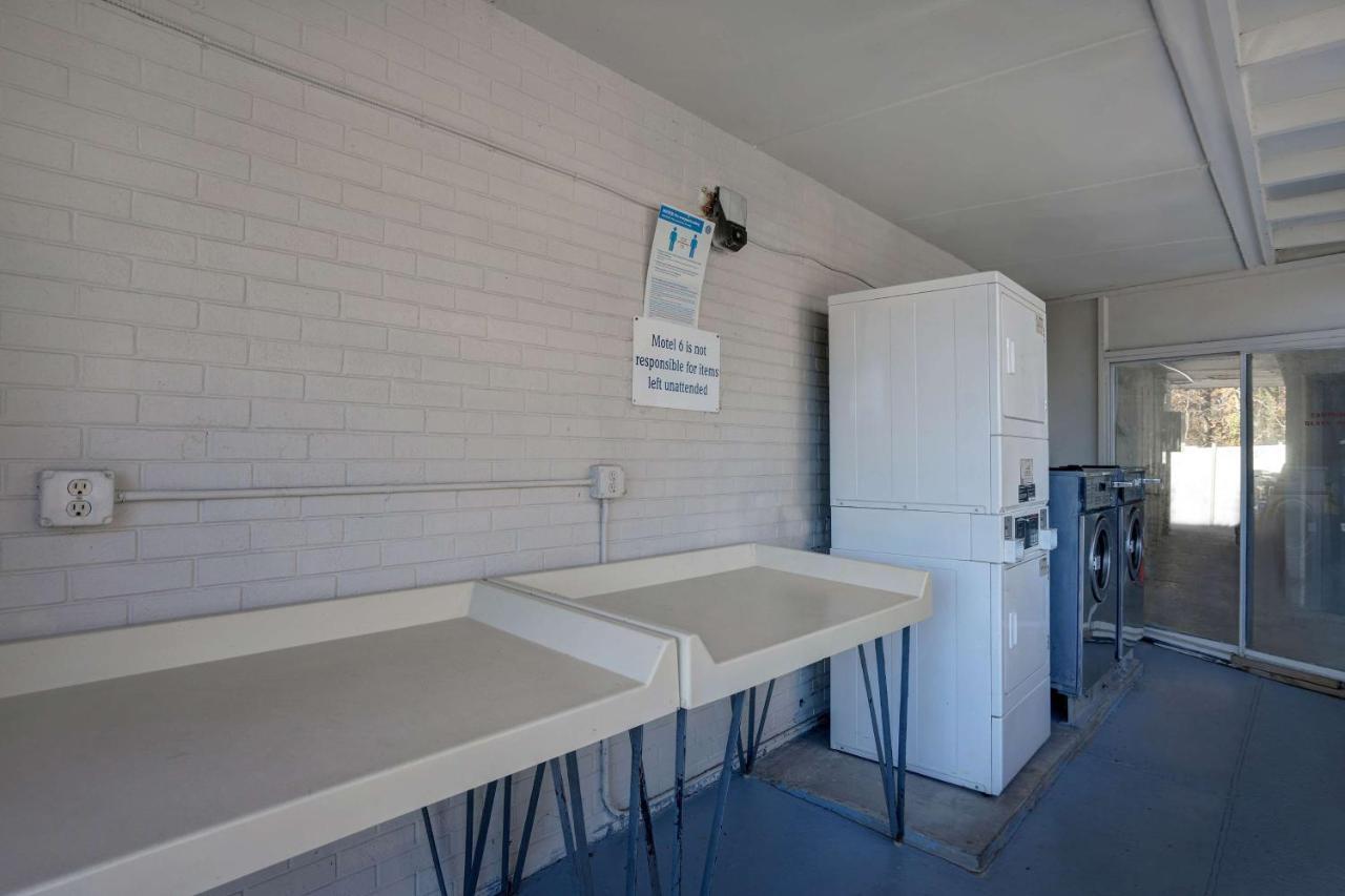 Motel 6 Burlington Eksteriør billede