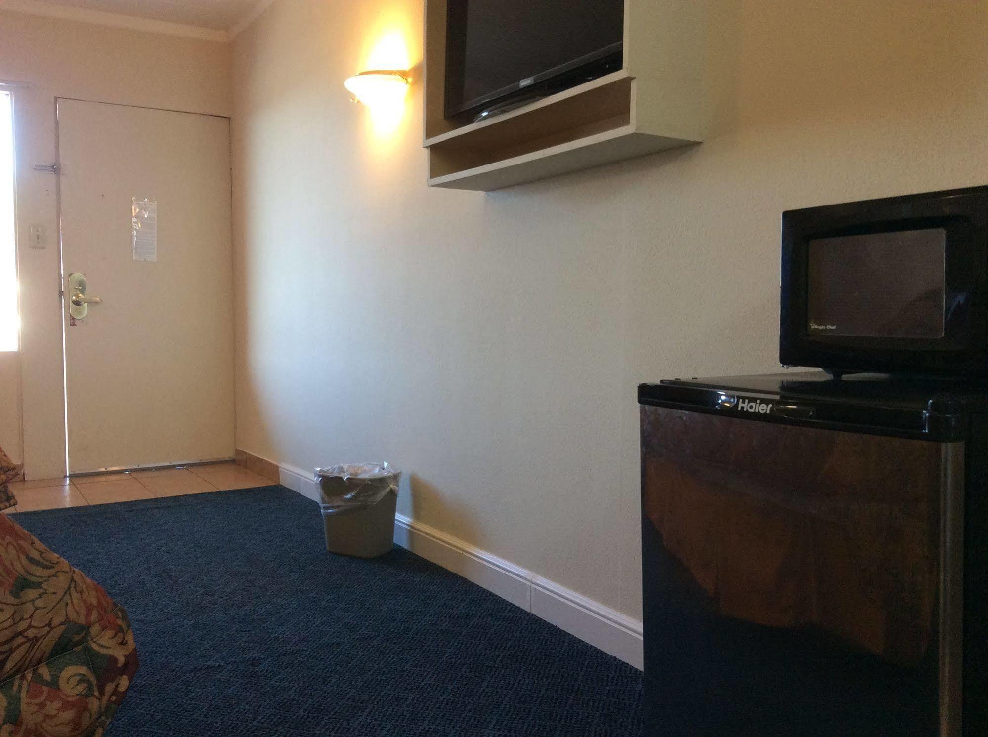 Motel 6 Burlington Eksteriør billede