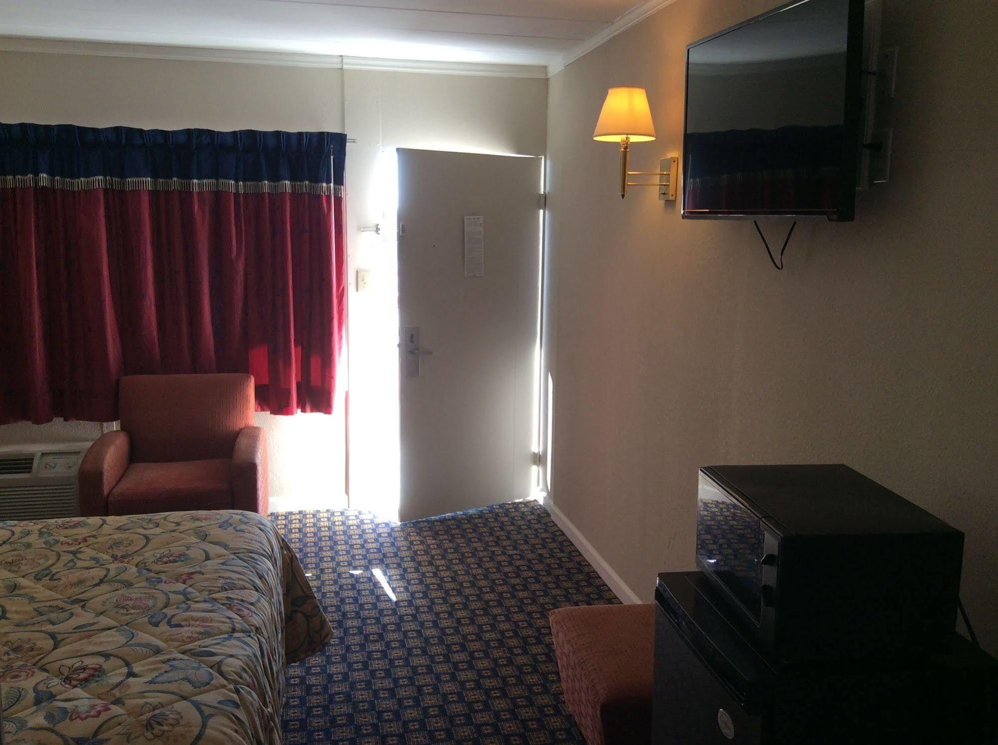 Motel 6 Burlington Eksteriør billede