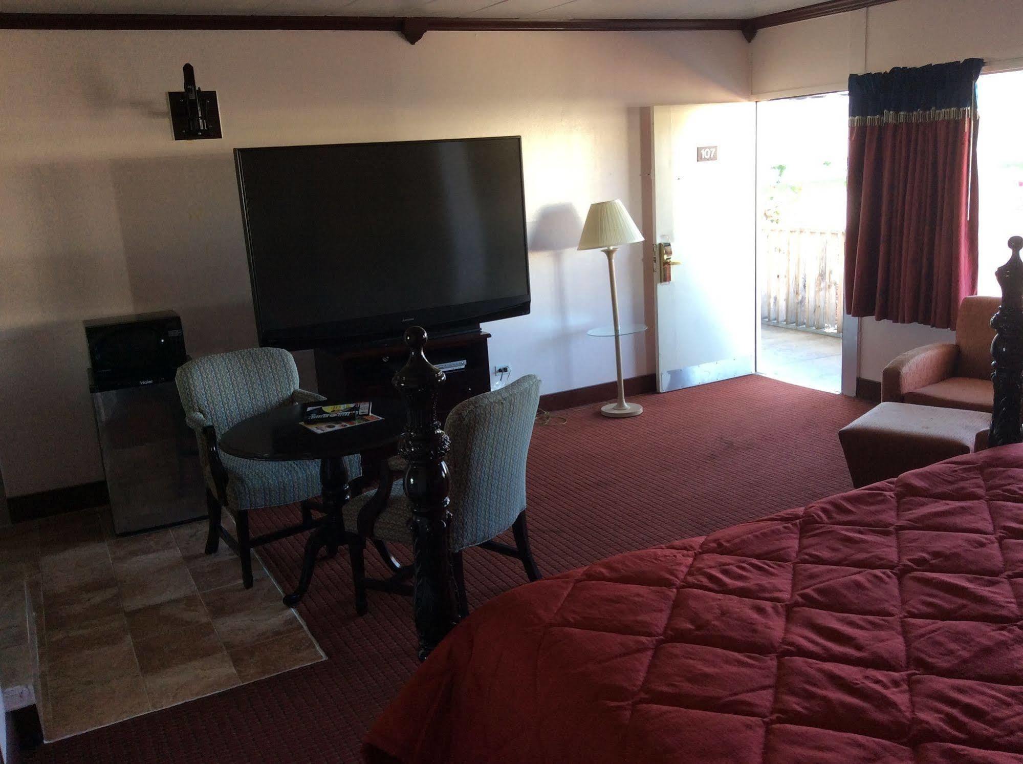 Motel 6 Burlington Eksteriør billede